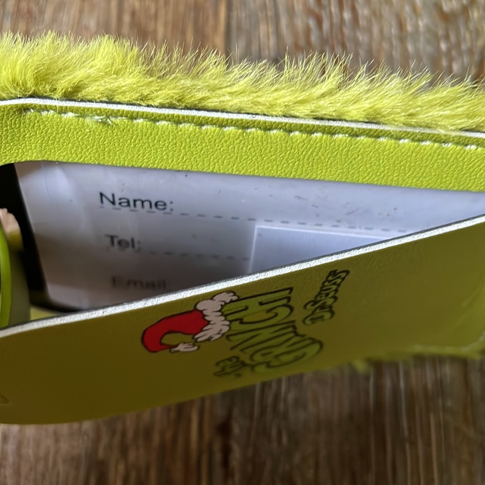 Grinch Luggage Tag & Passport Cover - Picture 4 of 8